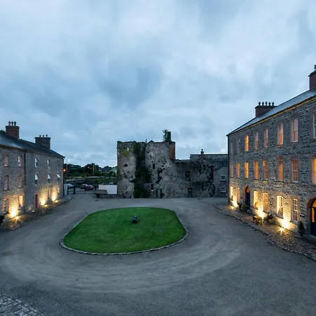 Beautifully Restored Soldier's Barracks To Sleep 10 People * Clarecastle
