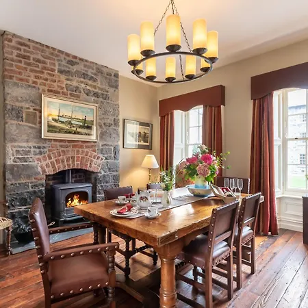 Beautifully Restored Soldier's Barracks To Sleep 10 People Holiday home Clarecastle
