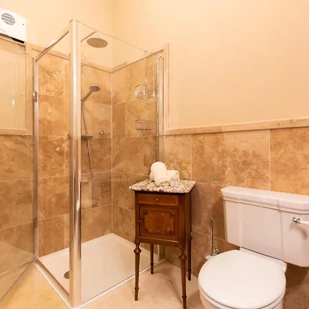 Beautifully Restored Soldier's Barracks To Sleep 10 People *