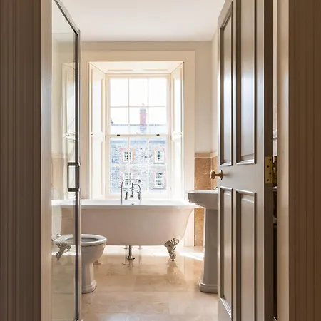 Beautifully Restored Soldier's Barracks To Sleep 10 People * Clarecastle