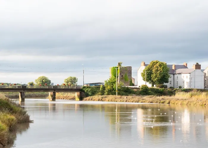 Beautifully Restored Soldier's Barracks To Sleep 10 People Droíchead an Chláir