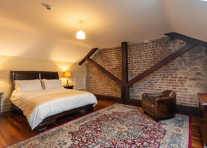 Beautifully Restored Soldier's Barracks To Sleep 10 People Droíchead an Chláir