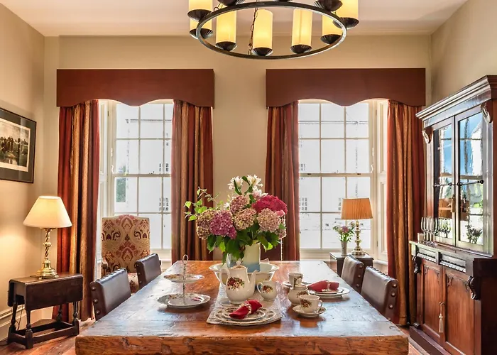 Beautifully Restored Soldier's Barracks To Sleep 10 People Feriehus Droíchead an Chláir